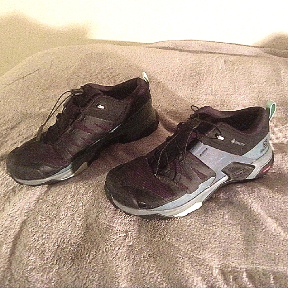 Salomon X Ultra 04. Goretex. Women Size 9. Black/Stormy Weather/Opal Blue.